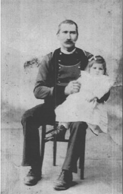 René Marchalot en 1911 avec sa fille Catherine - Coll. G. Dehem